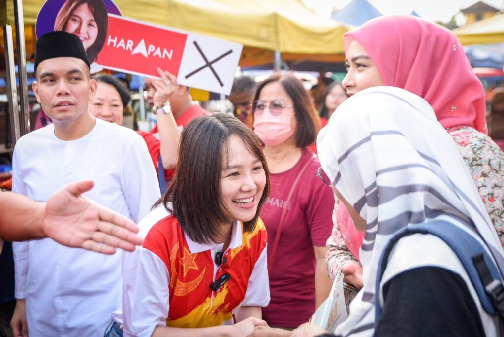 Yang turut hadir, Setiausaha Agung DAP, Anthony Loke Siew Fook; Presiden AMANAH, Datuk Seri Mohamad Sabu; Timbalan Pengerusi DAP, Gobind Singh Deo; Setiausaha Organisasi DAP, Steven Sim serta bekas Menteri Besar Selangor, Tan Sri Muhammad Muhammad Taib.