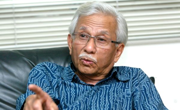 Daim-Zainuddin-KLC000701387-re